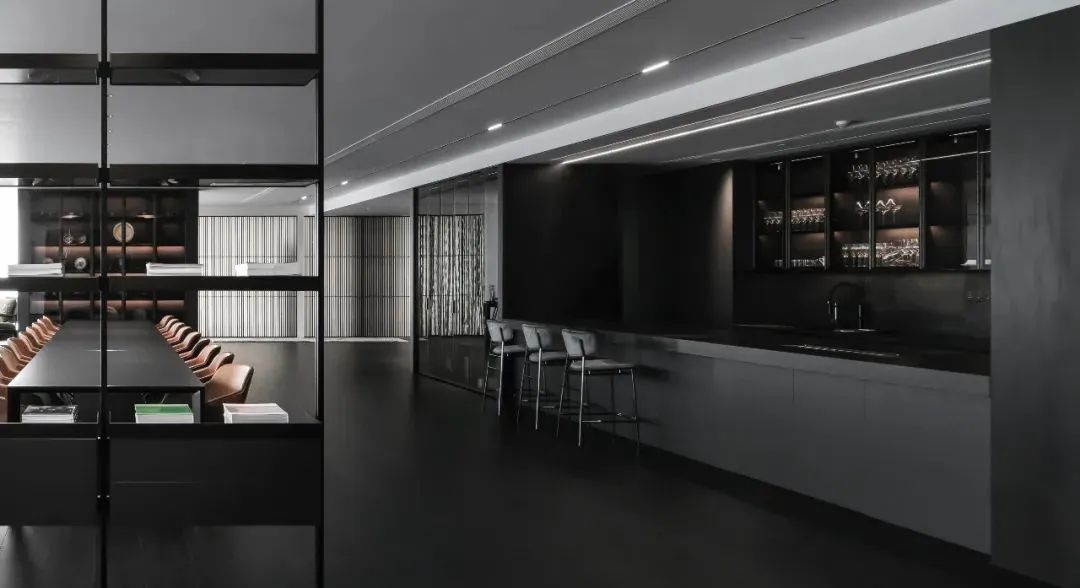 首发 | 西安高新2200平米大宅：白是黑的光 、黑是白的影